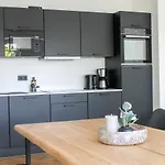 شقة Modern - Fuer Freunde & Familien, Stadtnah, Parkplatz, E-ladestation, Gitterbox Fuer Fahrraeder, Fitnessstudio, Digitale Gaestemappe Mit Restaurant- Und Unternehmenstipps *