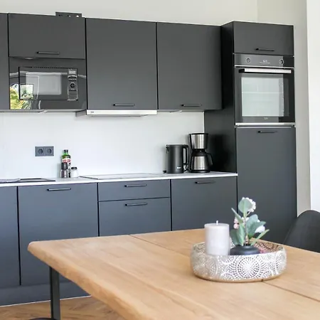 Apartment Modern - Für Freunde&familien, Stadtnah, Parkplatz, E-ladestation, Gitterbox Für Fahrräder, Fitnessstudio, Digitale Gästemappe Mit Restaurant- Und Unternehmenstipps *