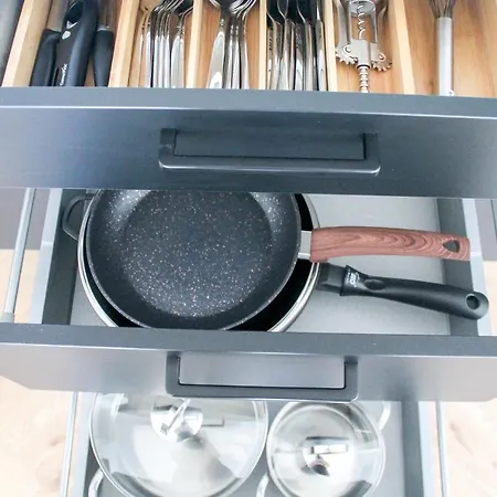 Apartamento Modern - Fuer Freunde & Familien, Stadtnah, Parkplatz, E-ladestation, Gitterbox Fuer Fahrraeder, Fitnessstudio, Digitale Gaestemappe Mit Restaurant- Und Unternehmenstipps Coblenza