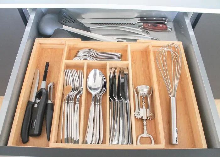 Lägenhet Modern - Fuer Freunde & Familien, Stadtnah, Parkplatz, E-ladestation, Gitterbox Fuer Fahrraeder, Fitnessstudio, Digitale Gaestemappe Mit Restaurant- Und Unternehmenstipps