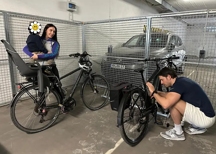 Modern - Fuer Freunde & Familien, Stadtnah, Parkplatz, E-ladestation, Gitterbox Fuer Fahrraeder, Fitnessstudio, Digitale Gaestemappe Mit Restaurant- Und Unternehmenstipps 코블렌츠