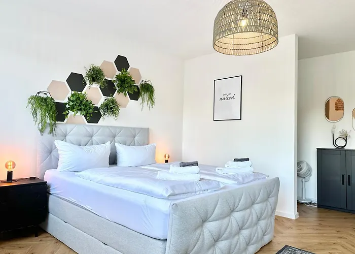 Modern - Fuer Freunde & Familien, Stadtnah, Parkplatz, E-ladestation, Gitterbox Fuer Fahrraeder, Fitnessstudio, Digitale Gaestemappe Mit Restaurant- Und Unternehmenstipps 아파트